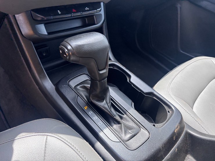 2020-chevrolet-colorado-image-10