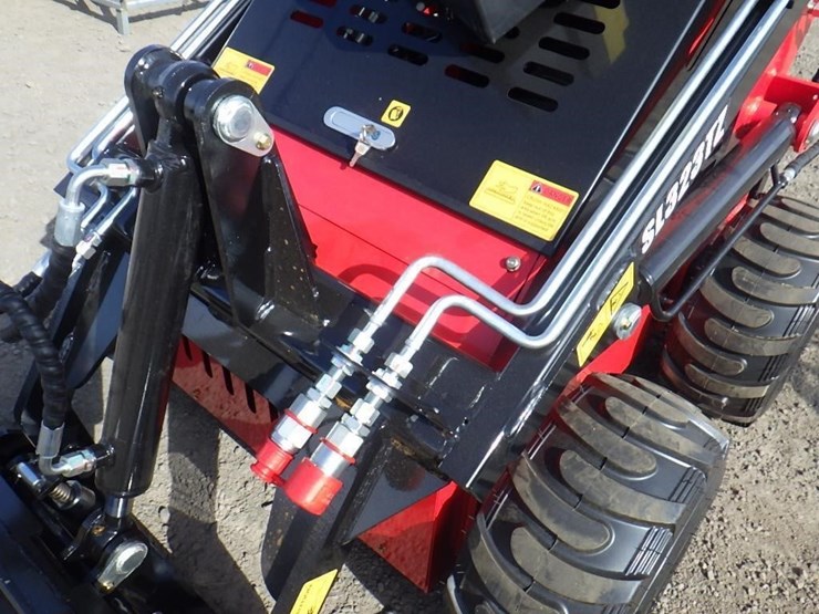 2026-sdlool-323tz-skid-steer-loader-image-6
