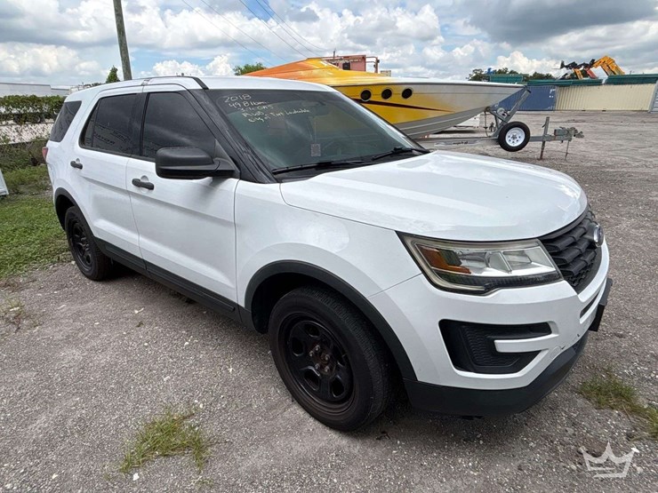 2018-ford-explorer-image-2