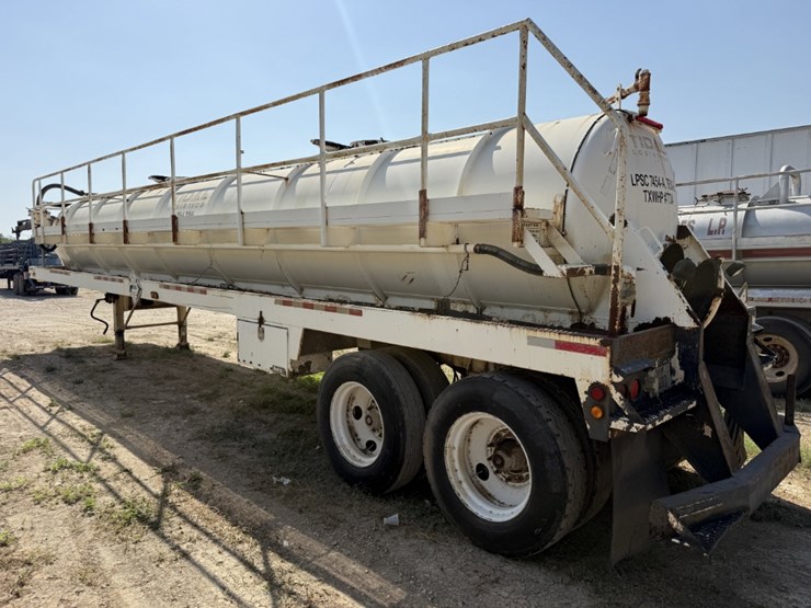 2011-jack-county-130bbl-vac-trailer-image-6