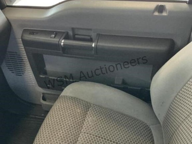 2011-ford-f550-image-22