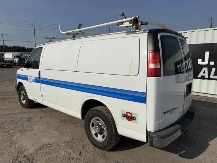 2014-chevrolet-express-2500-image-6