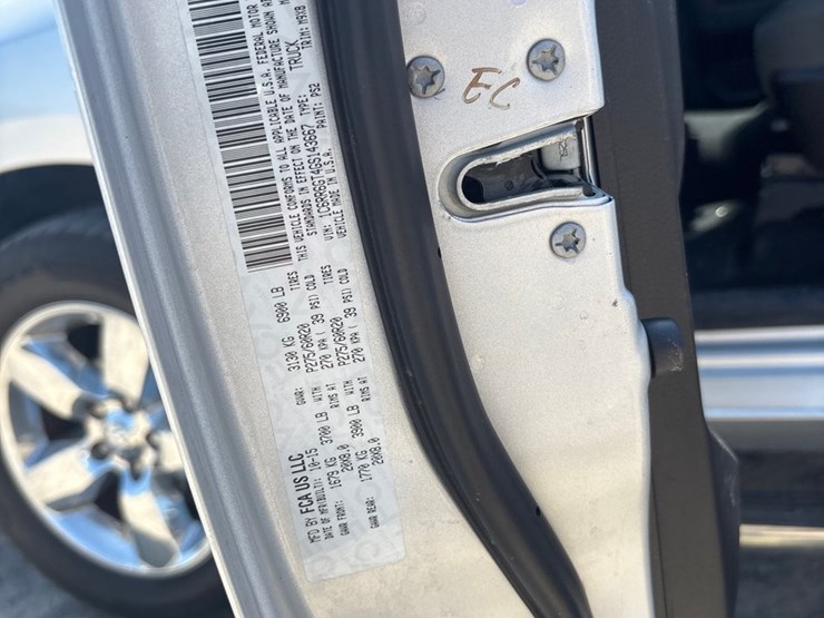 2016-dodge-1500-image-12