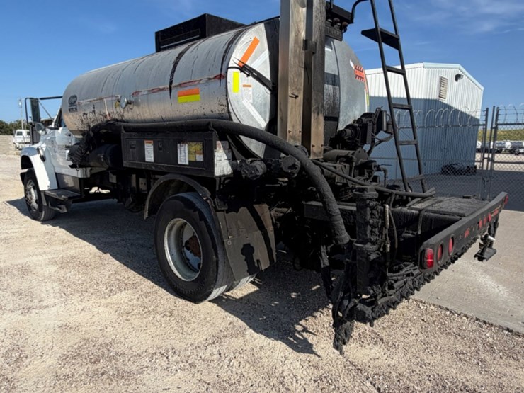 1995-ford-f800-image-7