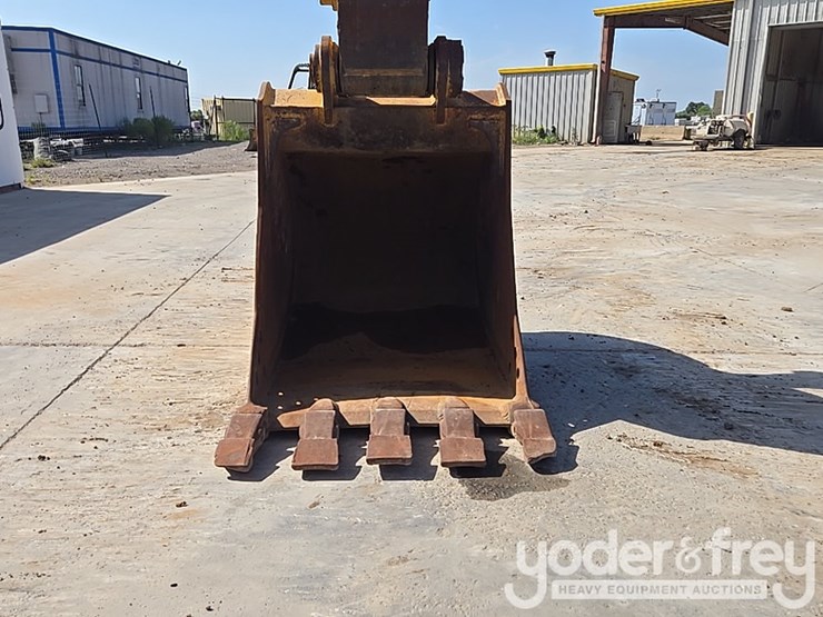 2019-caterpillar-336-image-22