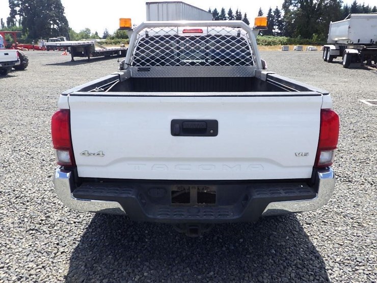 2018-toyota-tacoma-image-4