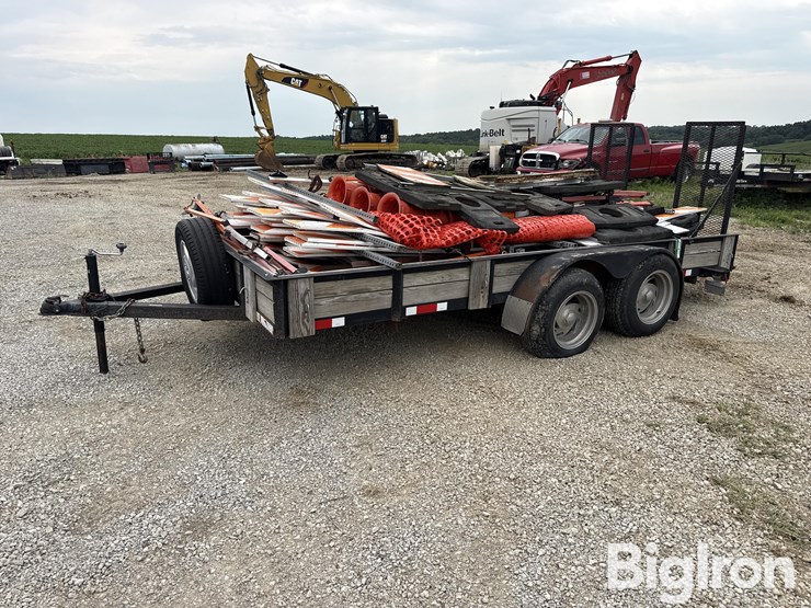 2006-t/a-utility-trailer-w/road-cones-&-signs-image-1