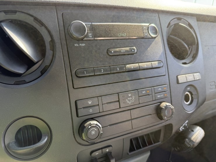 2012-ford-f350-image-24