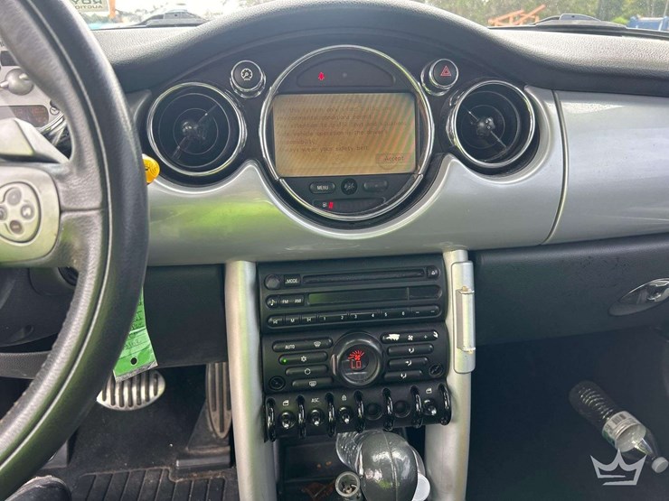 2005-mini-cooper-hatchback-image-14