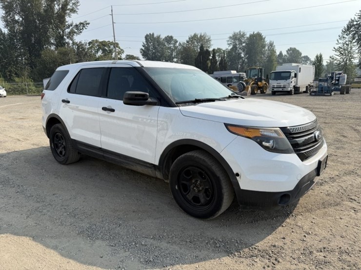 2015-ford-explorer-image-2