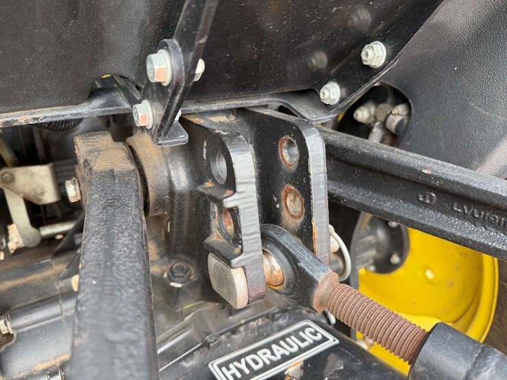 john-deere-3032e-image-35