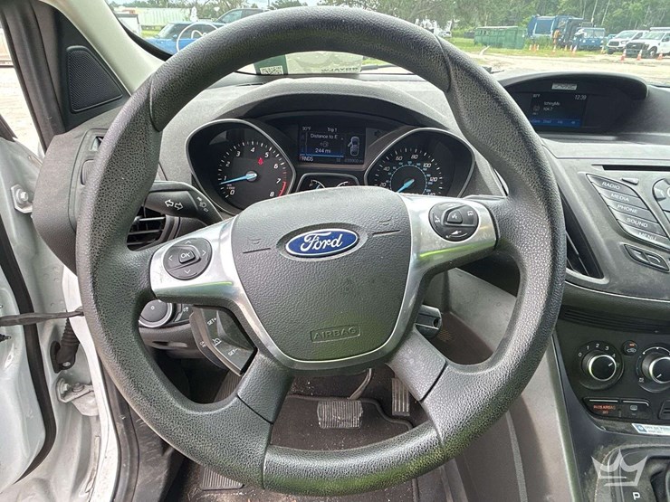 2016-ford-escape-image-13