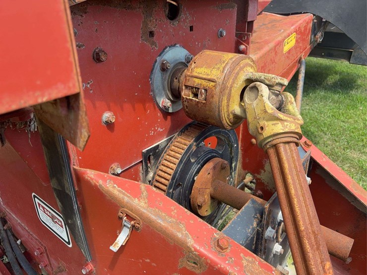 hesston-bp25-image-12