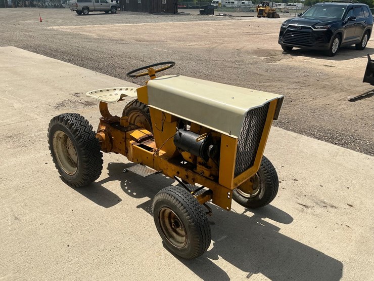 #5556-•-cub-cadet-lawn-tractor-image-4