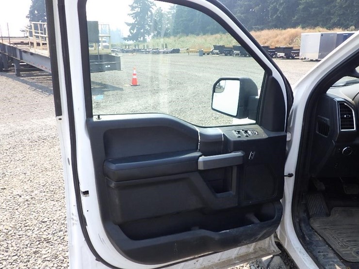2016-ford-f150-image-22