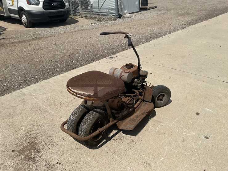 #5554-•-vintage-riding-mower-/-motorized-cart-image-3
