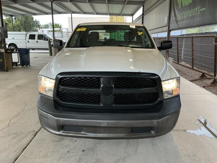 2016-dodge-1500-image-3