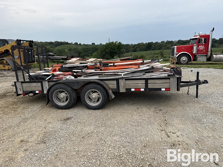 2006-t/a-utility-trailer-w/road-cones-&-signs-image-4
