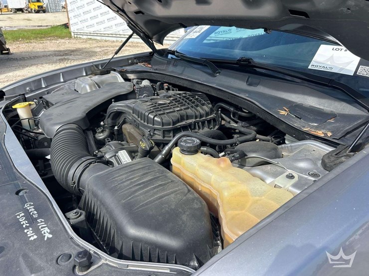 2015-dodge-charger-sedan-image-9