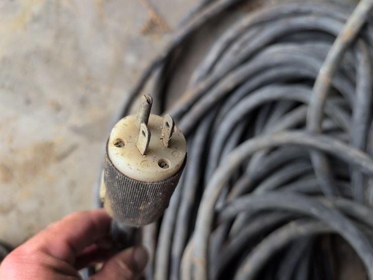 heavy-duty-extension-cord-image-3