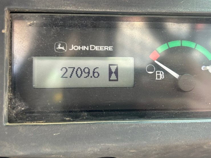 2011-deere-333g-image-46