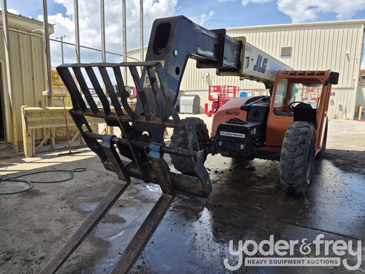 2015-jlg-g6-42a-image-1