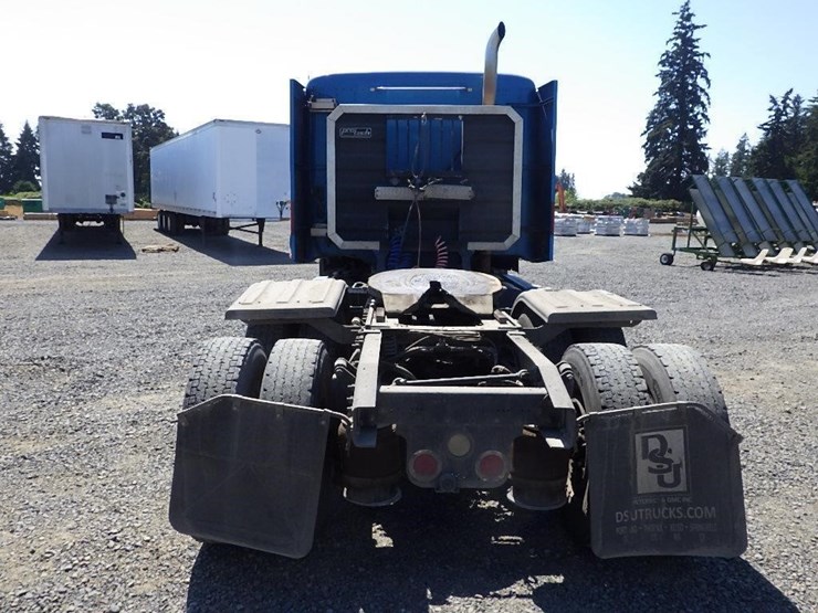 2006-freightliner-columbia-120-image-4