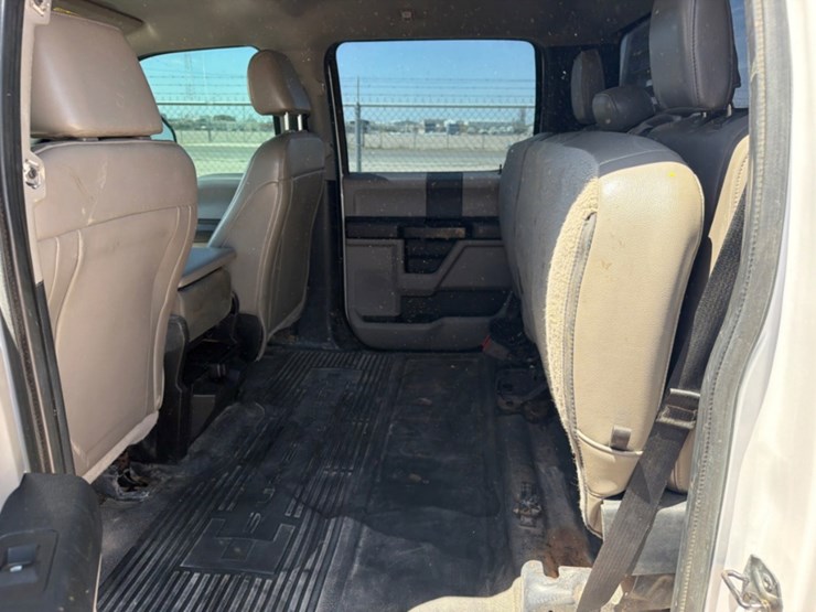 2020-ford-f350-image-8