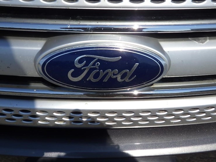 2013-ford-explorer-image-9