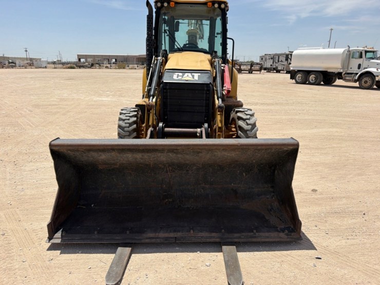 2021-caterpillar-420f2-it-image-2