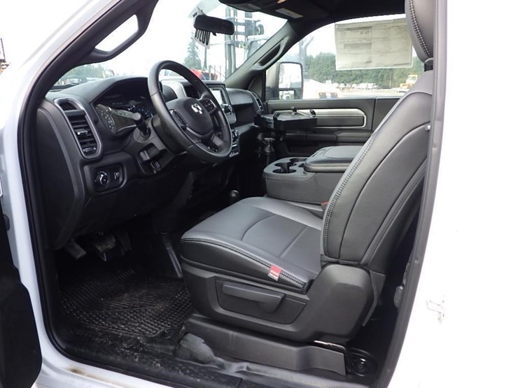 2024-dodge-ram-2500-image-36