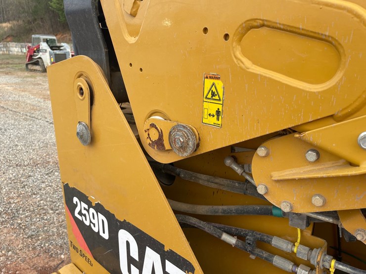 2017-caterpillar-259d-image-20