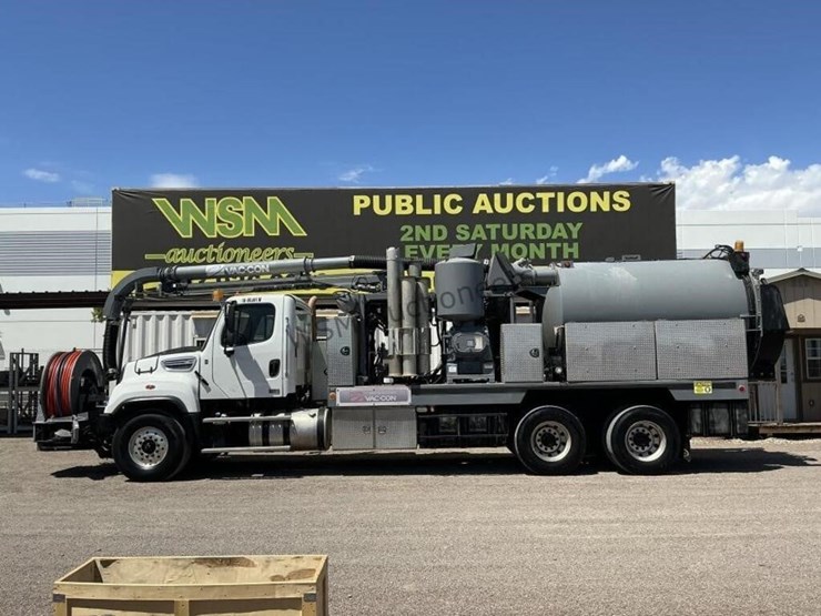 2019-freightliner-114sd-image-1