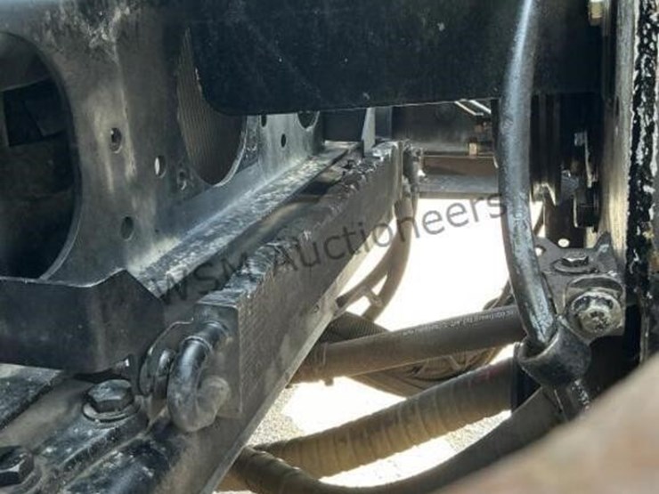 2019-freightliner-114sd-image-35