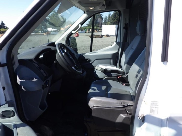 2018-ford-transit-image-40
