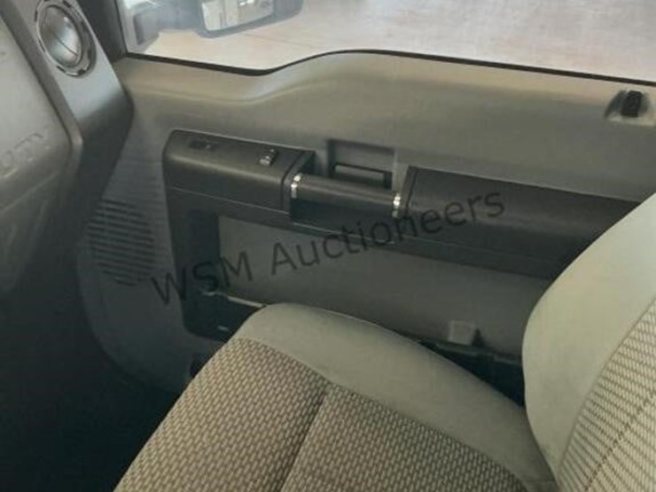 2015-ford-f550-image-23