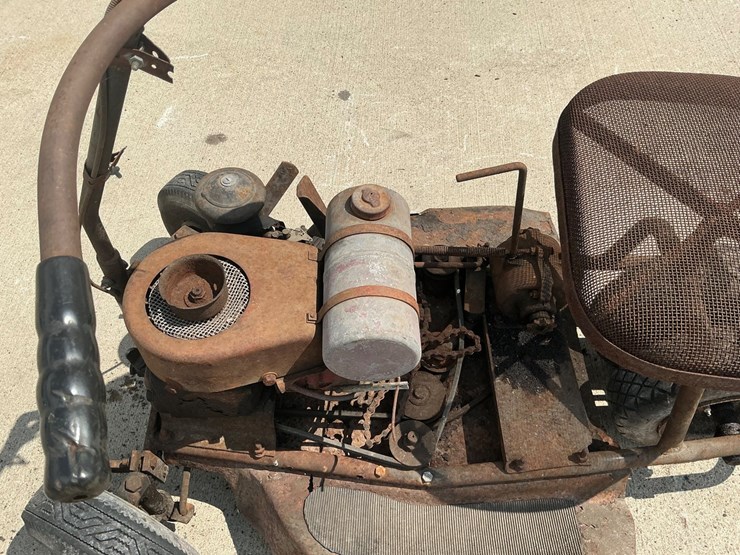#5554-•-vintage-riding-mower-/-motorized-cart-image-6