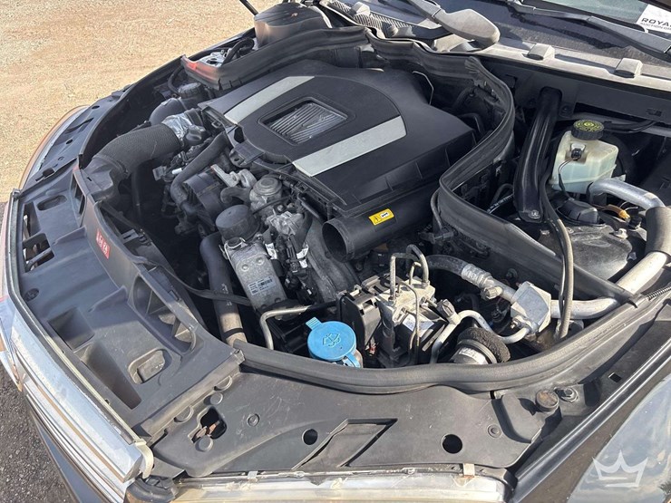 2011-mercedes-benz-c300-awd-sedan-image-9