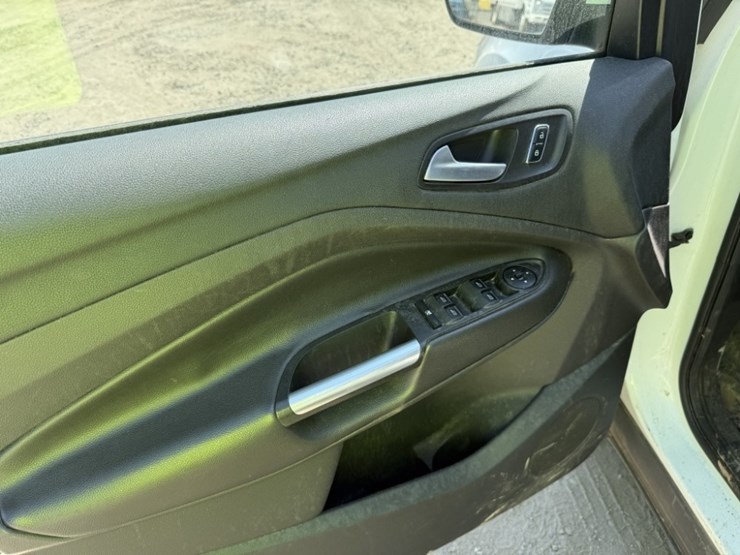 2016-ford-escape-image-19