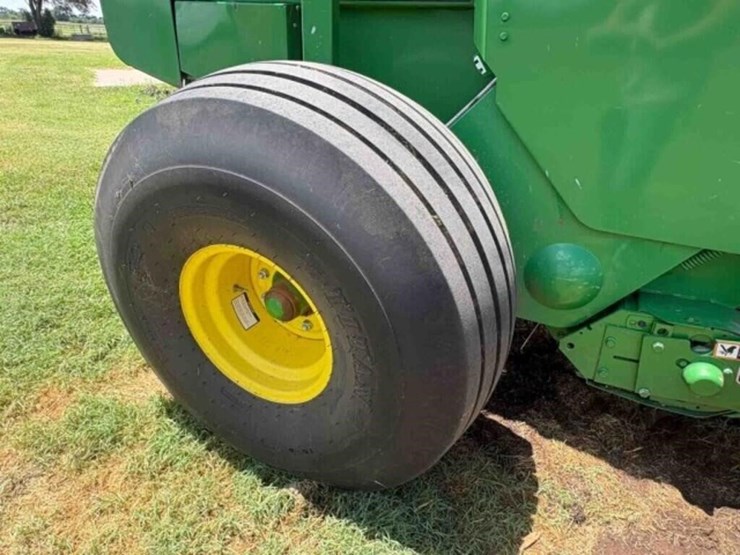 2015-john-deere-569-image-10