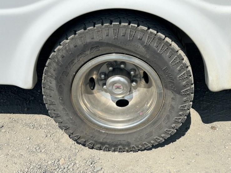 2012-ford-e450-sd-image-32