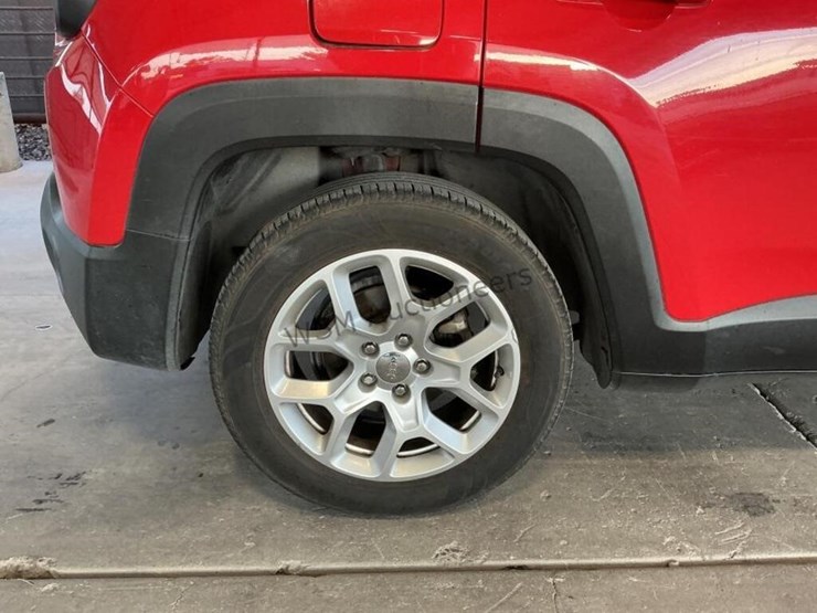 2016-jeep-renegade-image-8