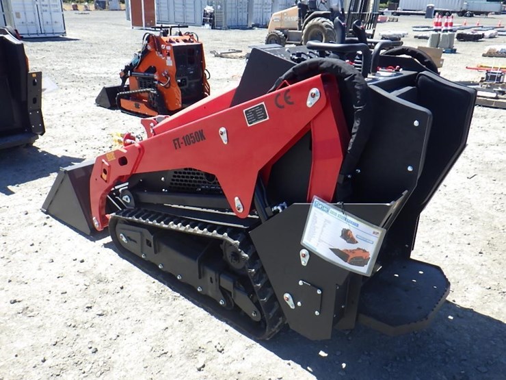 2026-future-1050k-skid-steer-tracked-loader-image-2