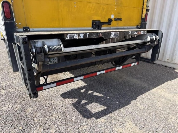 2012-international-4300lp-box-truck-image-12