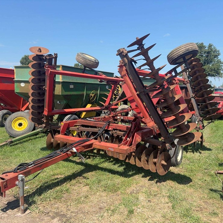 INTERNATIONAL 496