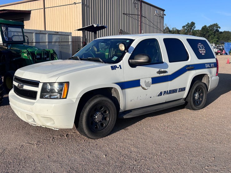 2010-chevrolet-tahoe-image-1
