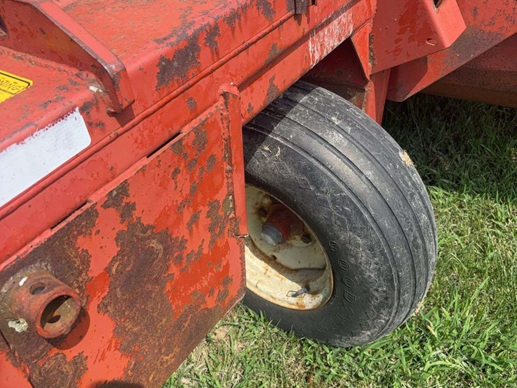 hesston-1091-image-7