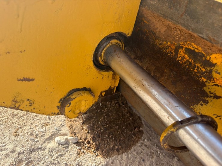 deere-570a-image-4