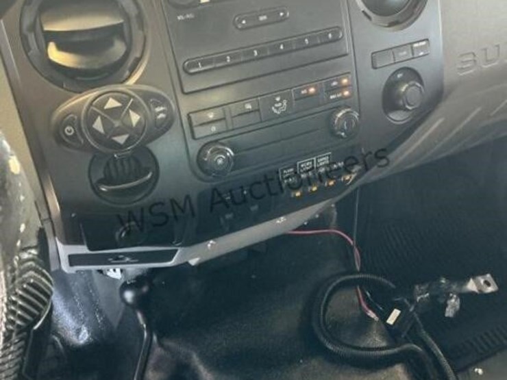 2015-ford-f550-image-22