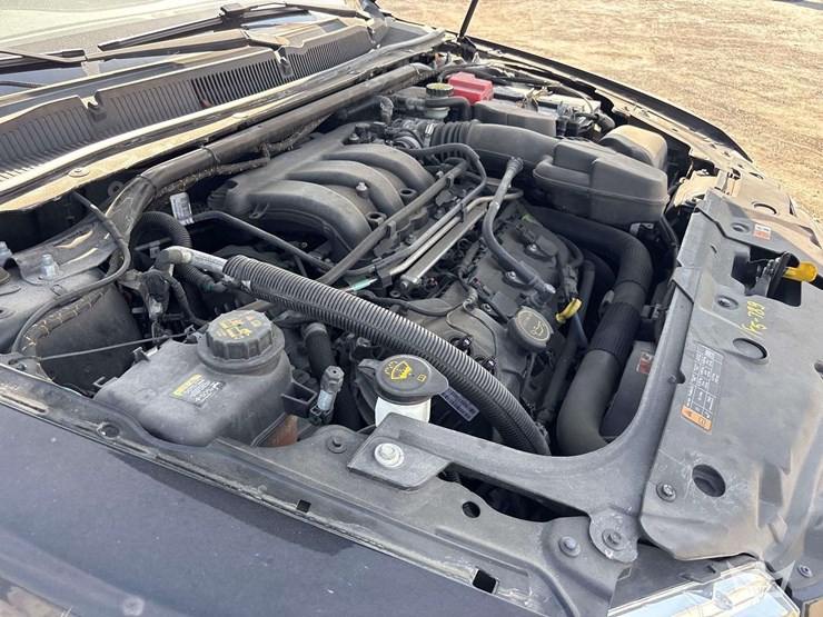 2015-ford-taurus-sedan-image-8